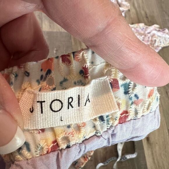 Storia floral crop top size m and bottom size L
Floral set - Picture 6 of 10